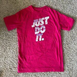Girls Nike hot pink graphic tee
